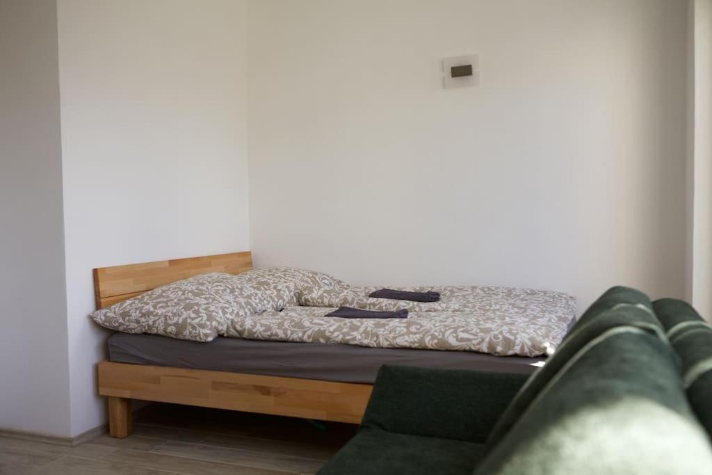 Rooftop With Balcony & Ac Apartment Wien