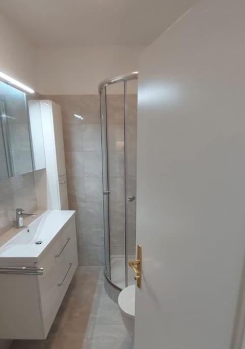 Apartment Rooftop With Balcony & Ac Wien
